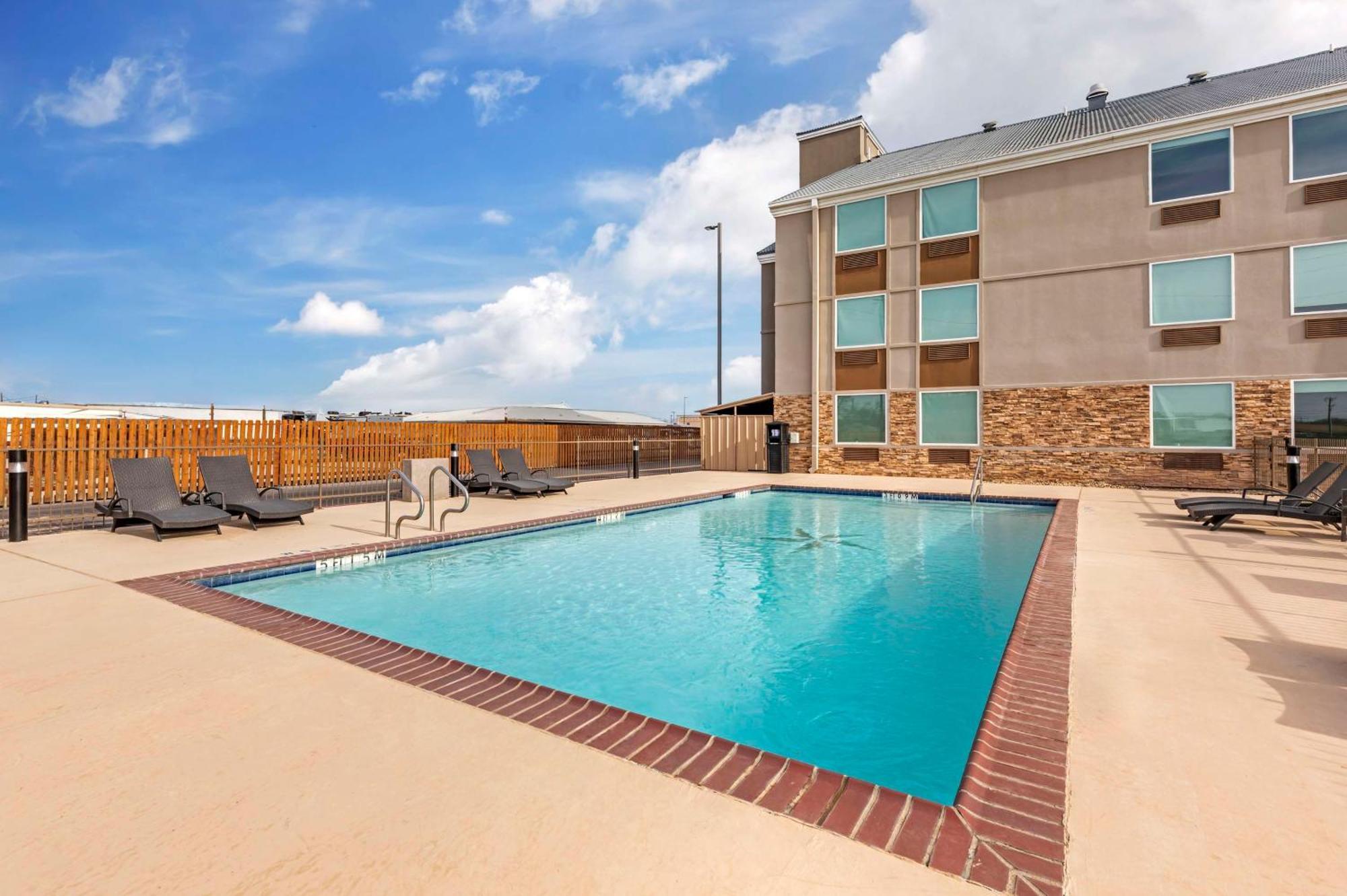 Best Western Plus Riata Brownwood Ngoại thất bức ảnh