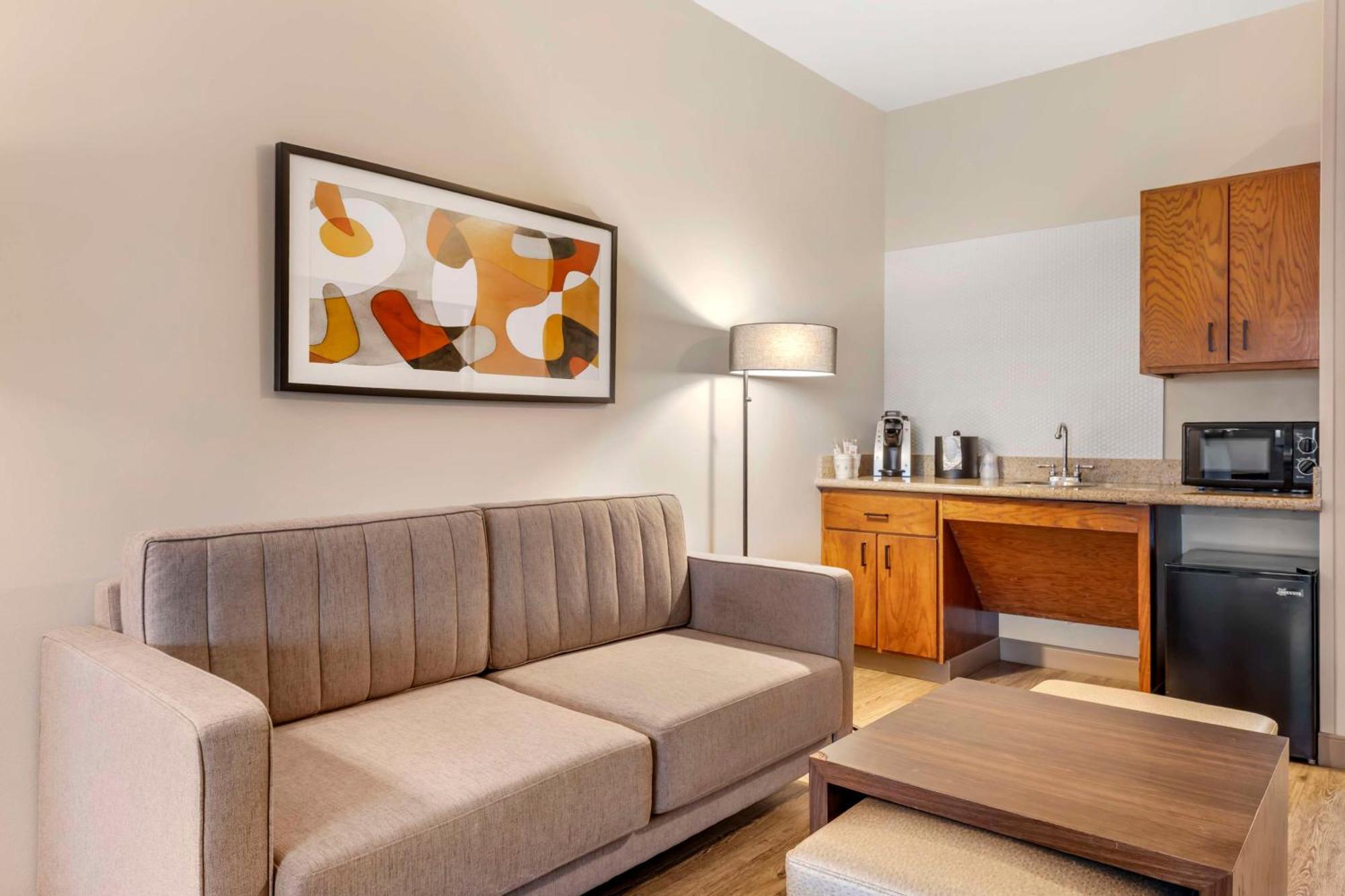 Best Western Plus Riata Brownwood Ngoại thất bức ảnh