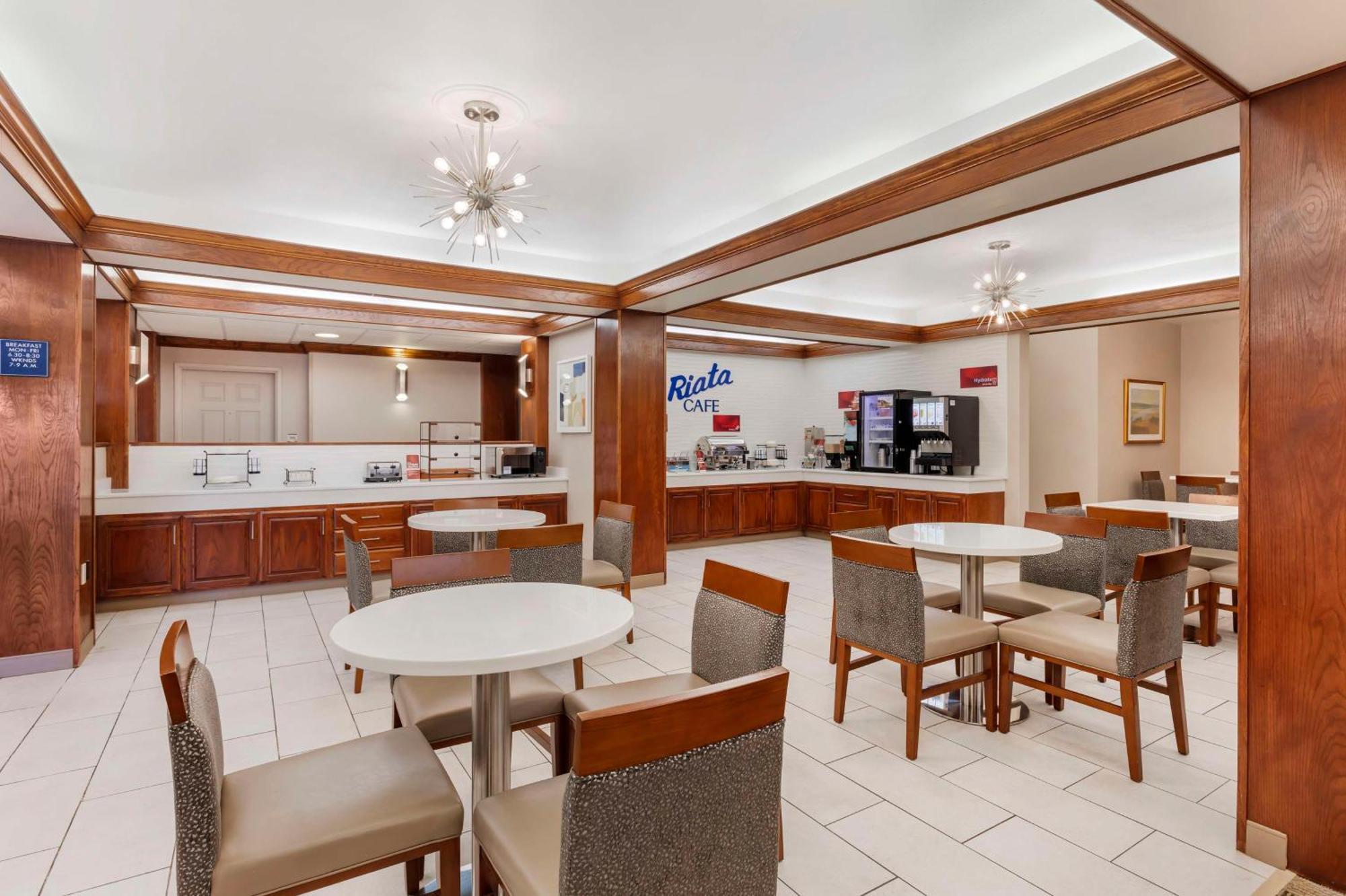 Best Western Plus Riata Brownwood Ngoại thất bức ảnh